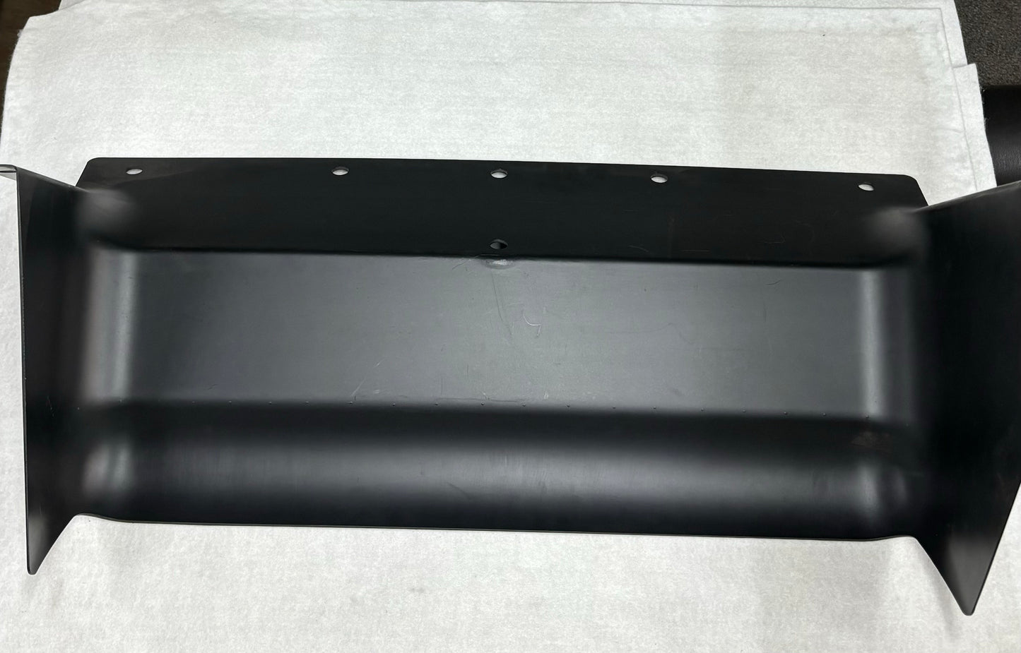 NOS B132U0037F Duct Radiator Outlet