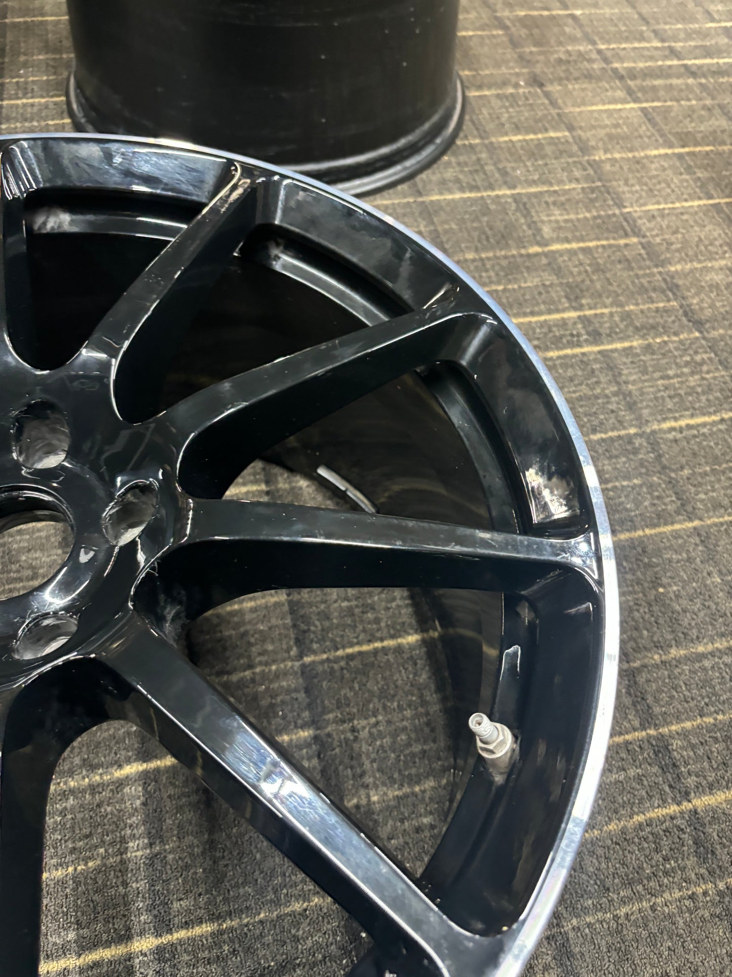 A710G0012F Rear Forged Wheel Ten Spoke 20 X 10.5J ET69 Black Dimond Cut