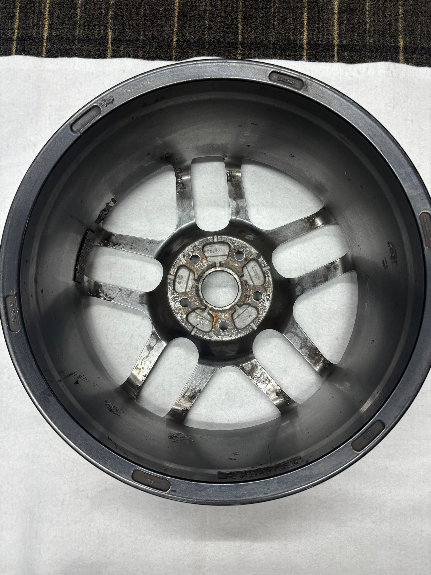 A132G0083F Ten Spoke Wheel Front 8j X 18 Cast Silver