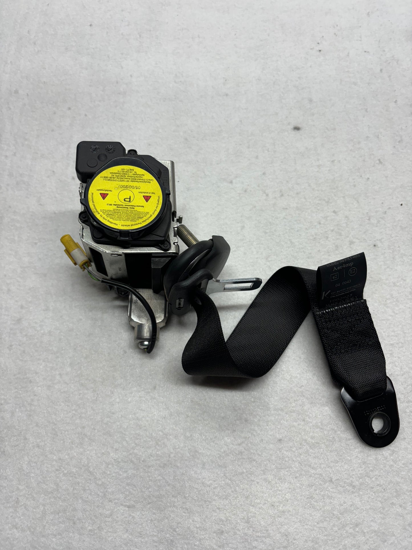 B121B0014F Seat Belt Assembly Retractor Airbag Passenger