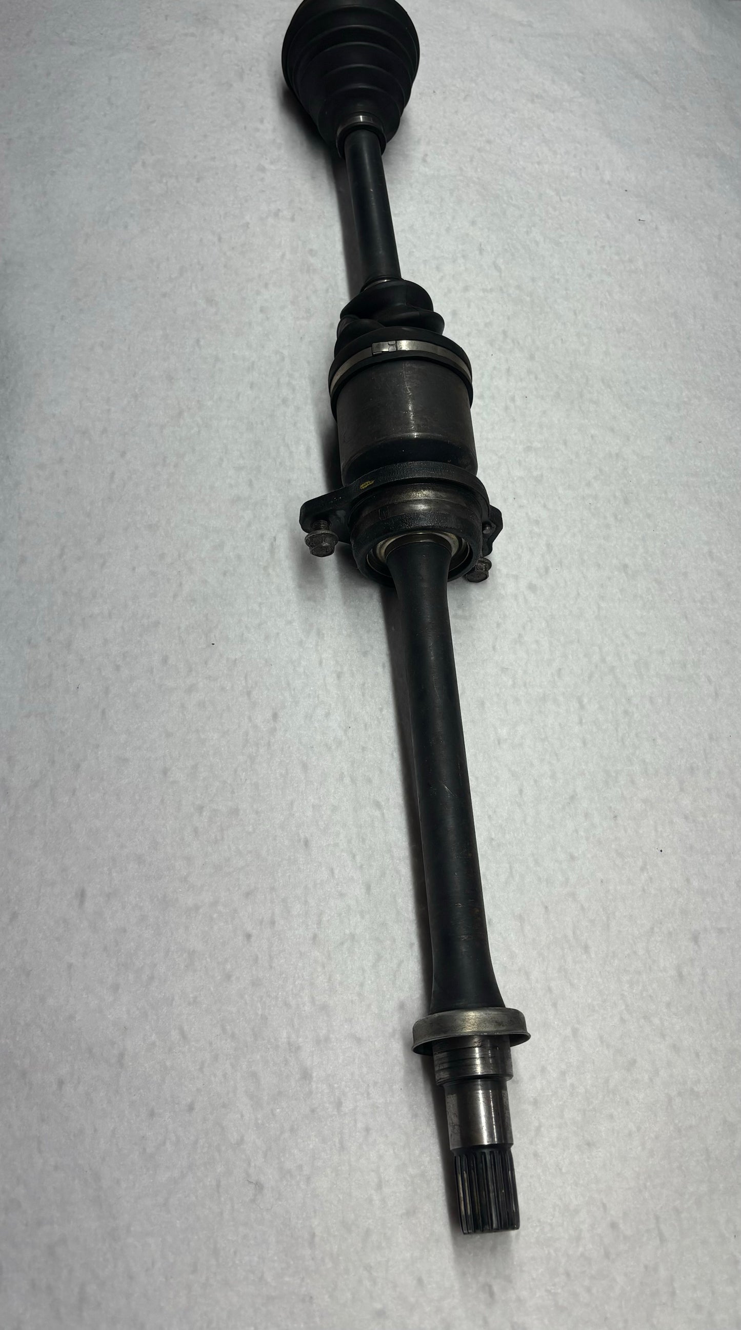 A120D0018F RH Axel ASSY With Carrier Bearing