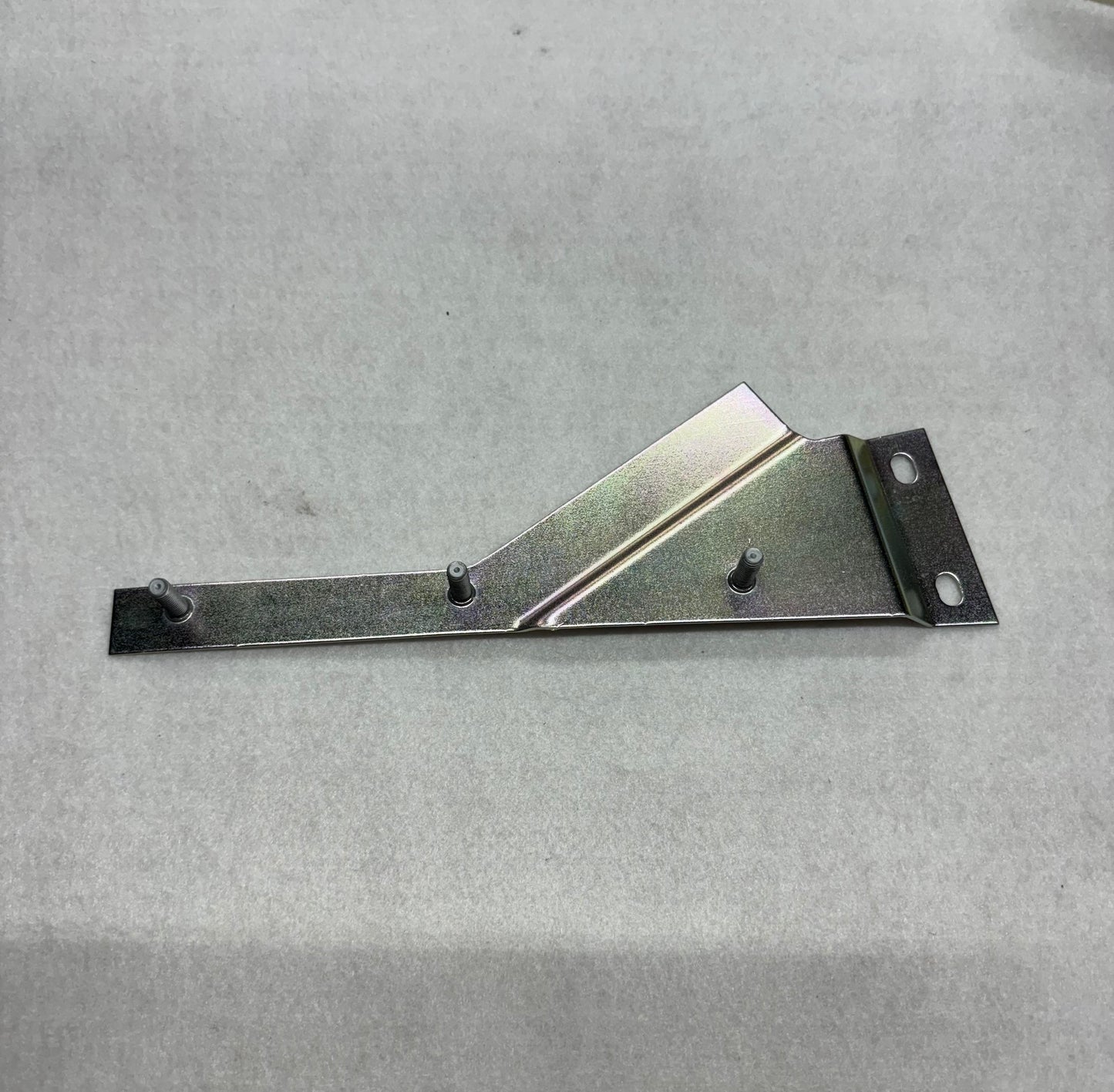 B120B4114F Bracket Aero Flap Mounting RH Front Clam