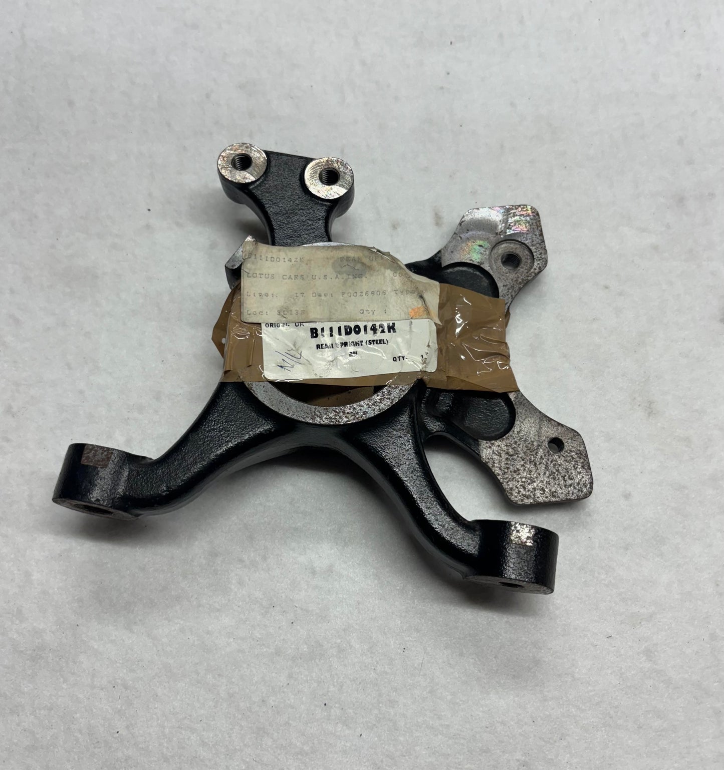 B111D0142H Hub Carrier Upright RH