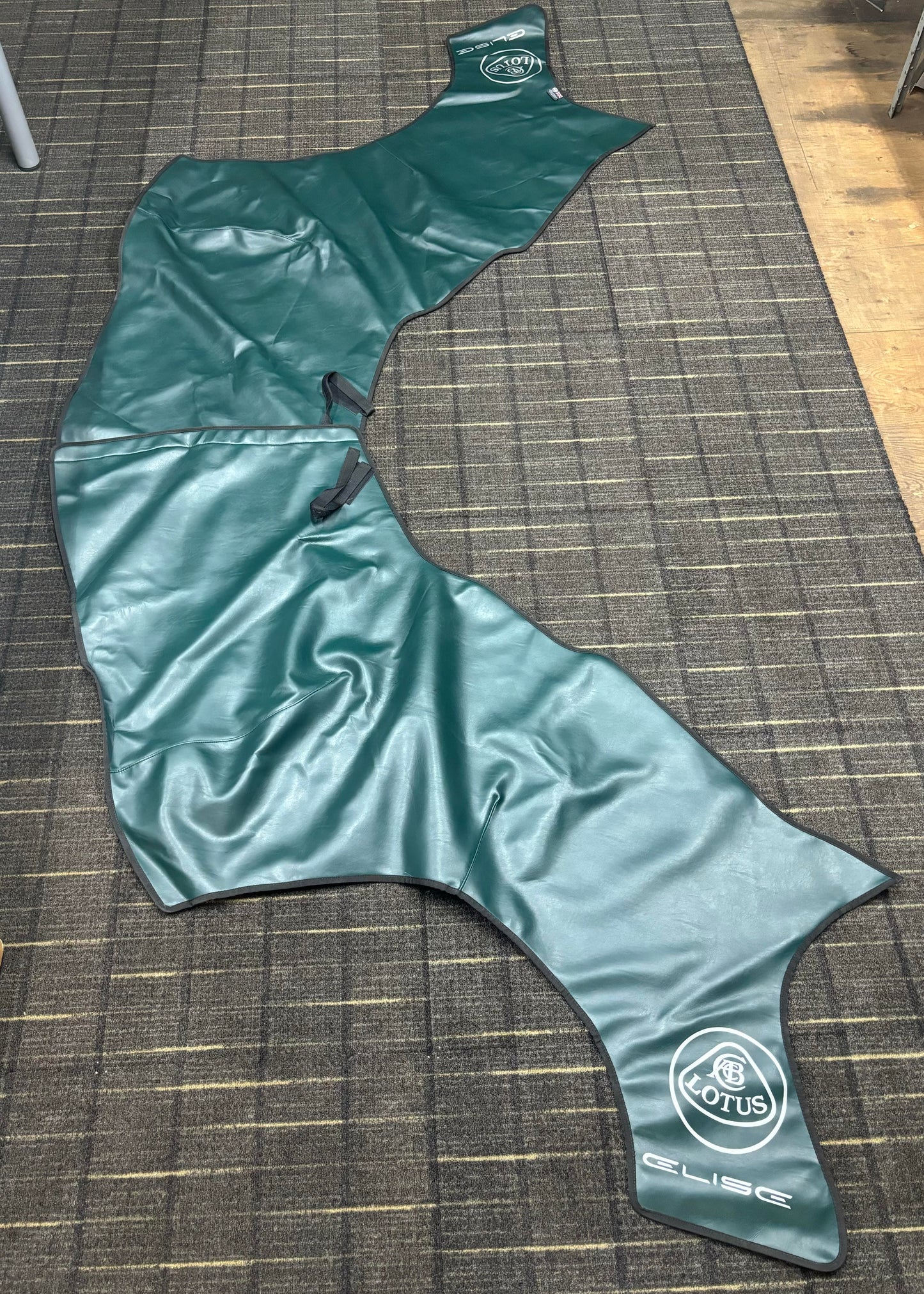 LOTAC05222 Elise Front Clam Cover