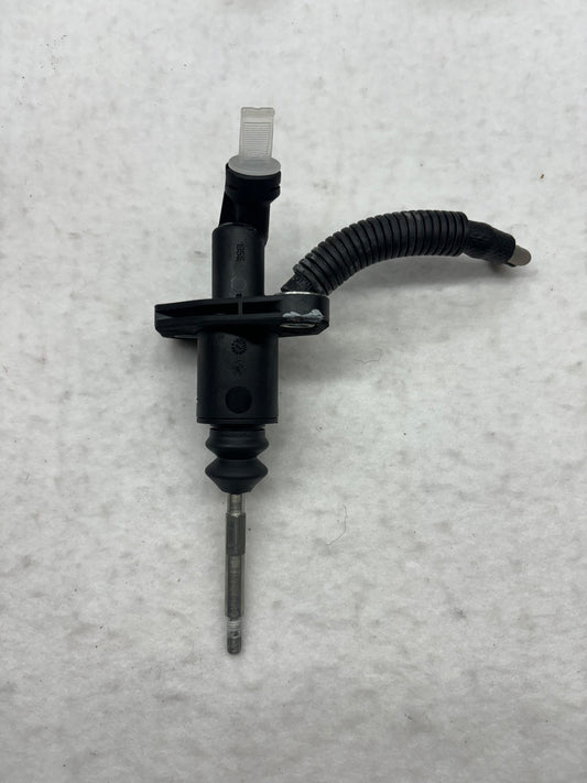 A120J6002S Clutch Master Cylinder LEV 1 MY 06 Prior *NEW*