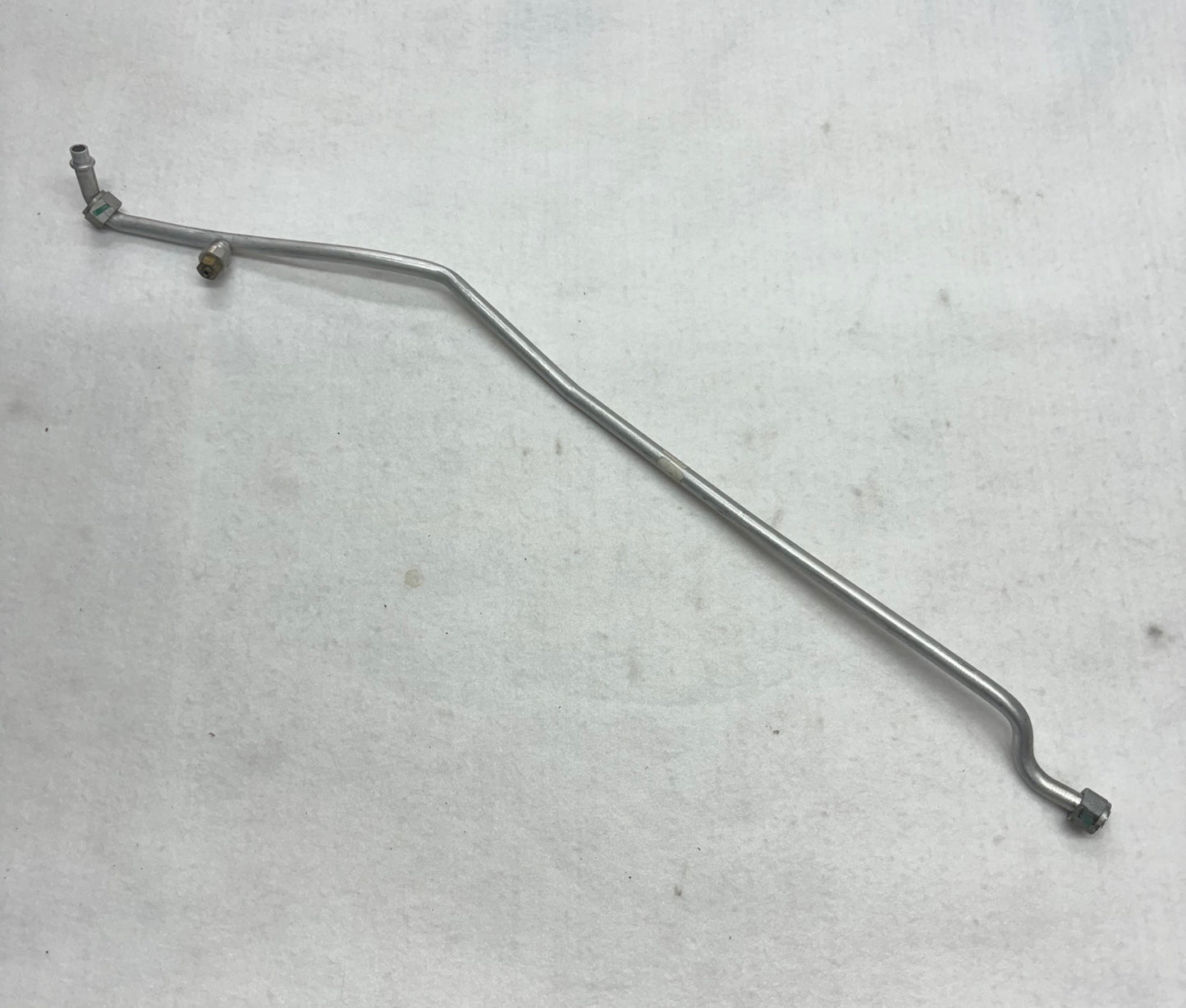 B117P0051F AC Pipe Condenser To Sill Connection