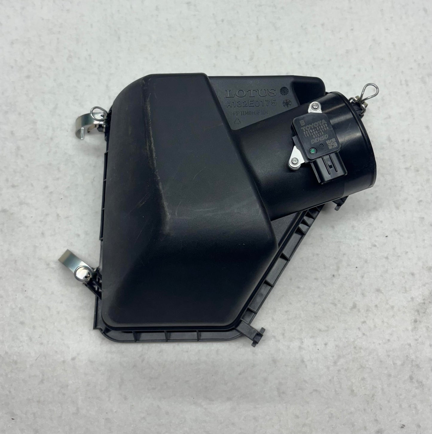 A132E0214F + A132E6482S Airbox Top Assembly With Mass Airflow Sensor