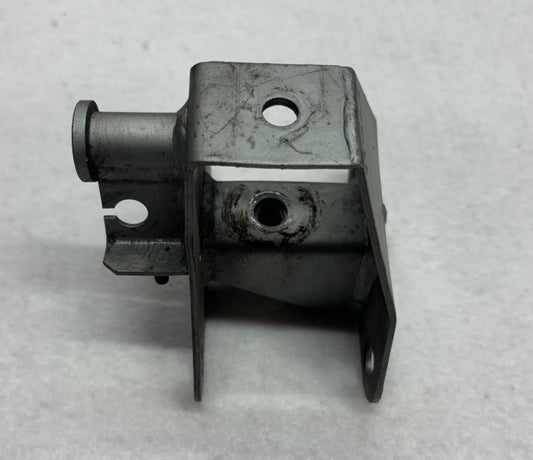D120D0024F Bracket Lower Wishbone/Chassis RH