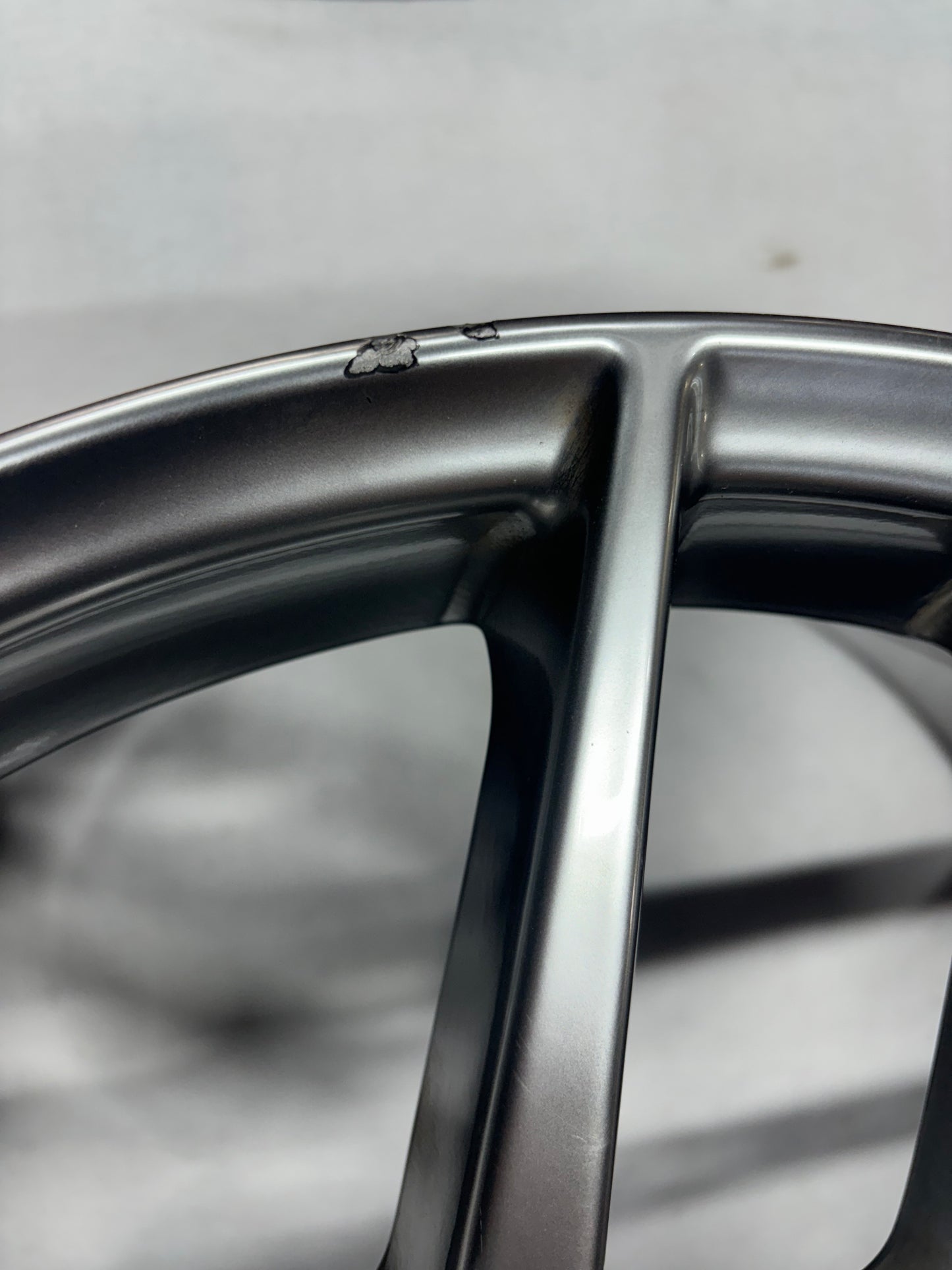 A132G0083F Ten Spoke Wheel Front 8j X 18 Cast Silver