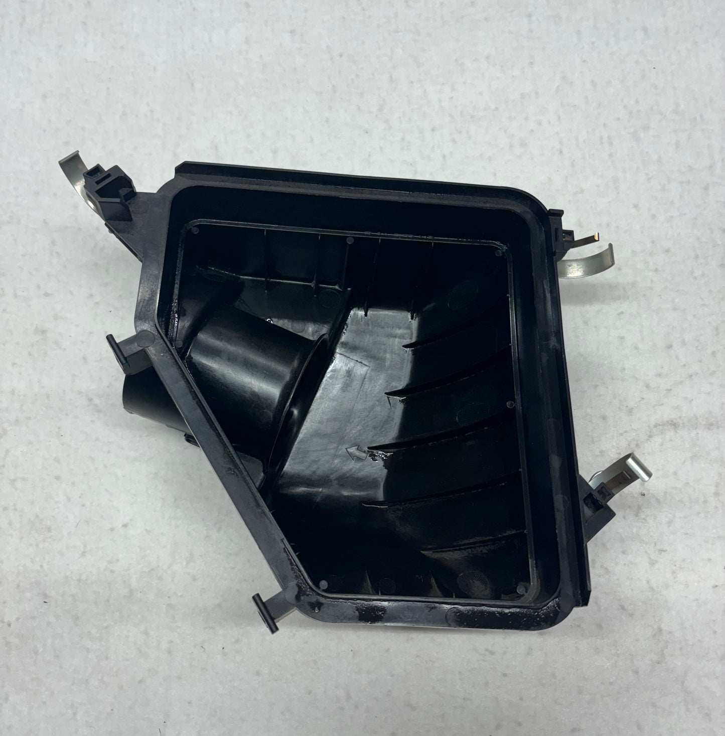 A132E0214F + A132E6482S Airbox Top Assembly With Mass Airflow Sensor