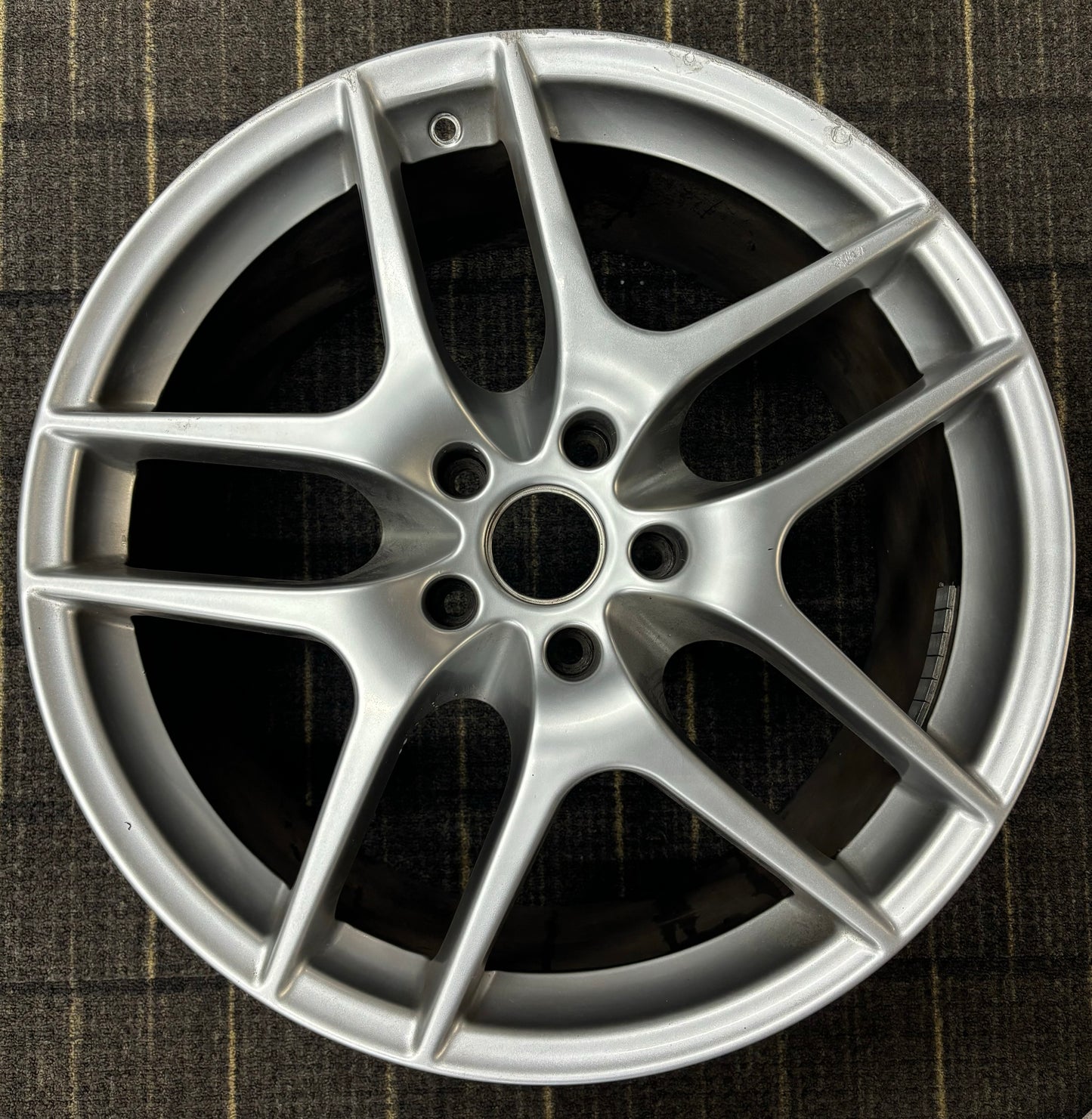 A132G0083F Rear Wheel Cast 9.5J X 19 HPS *Read Description*