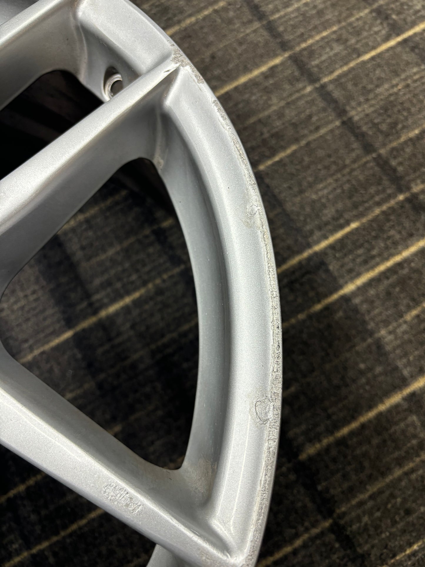 A132G0083F Rear Wheel Cast 9.5J X 19 HPS *Read Description*
