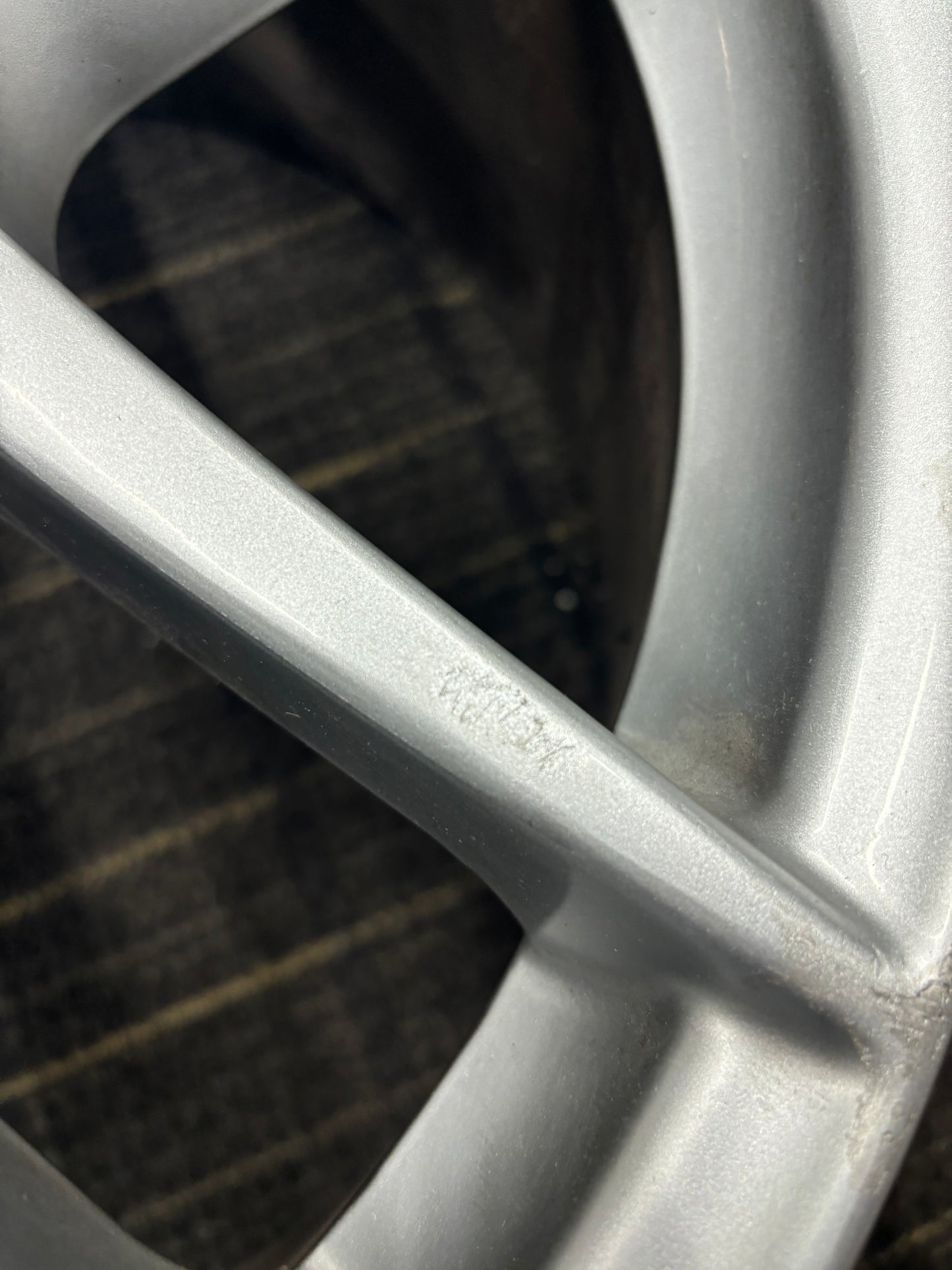 A132G0083F Rear Wheel Cast 9.5J X 19 HPS *Read Description*