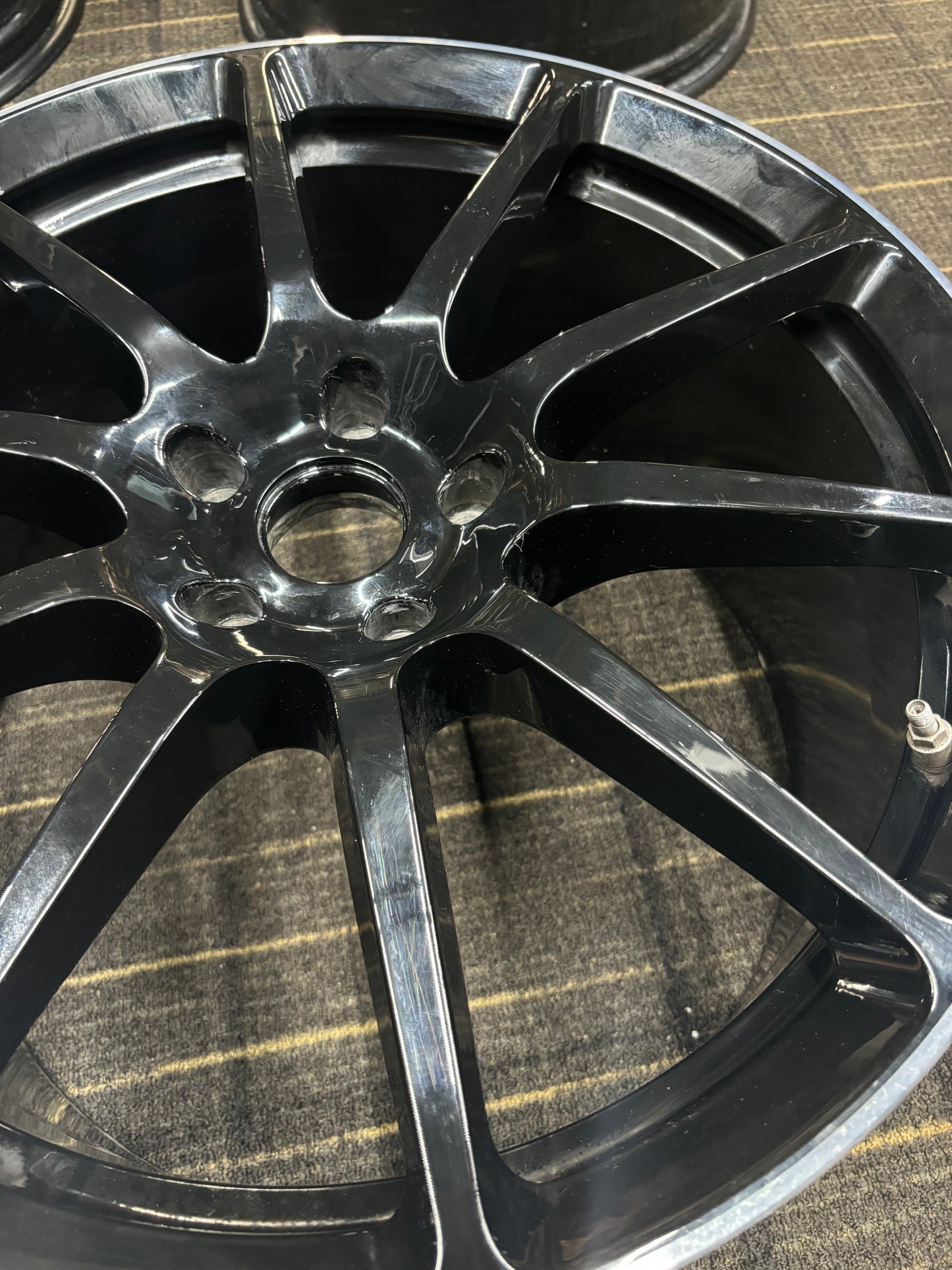 A710G0012F Rear Forged Wheel Ten Spoke 20 X 10.5J ET69 Black Dimond Cut