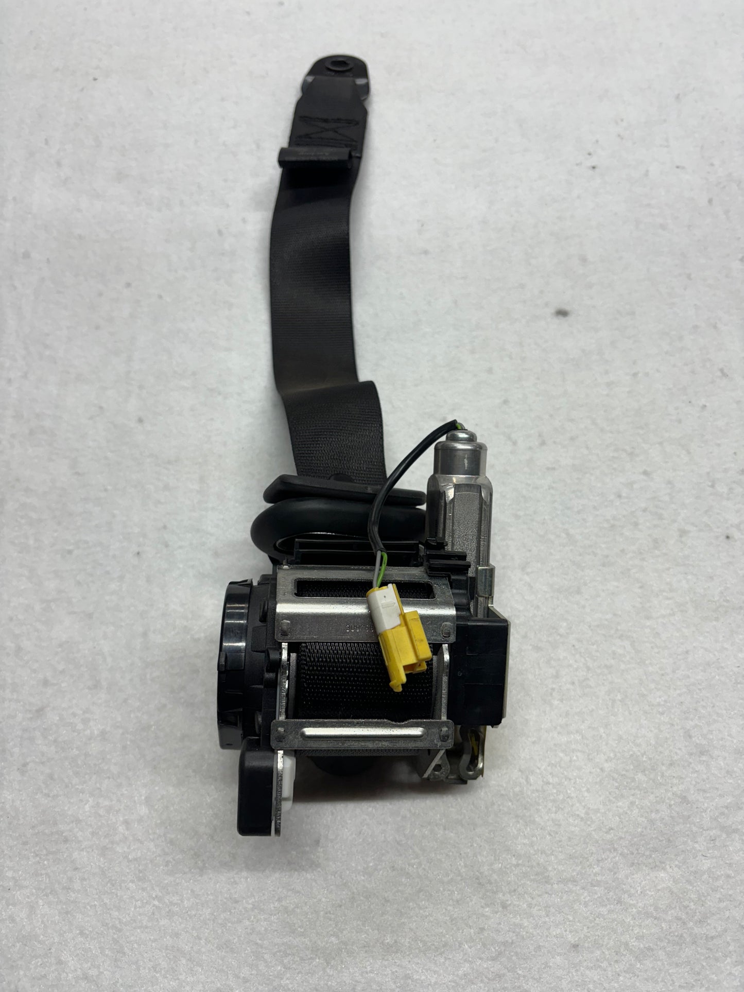 B121B0014F Seat Belt Assembly Retractor Airbag Passenger