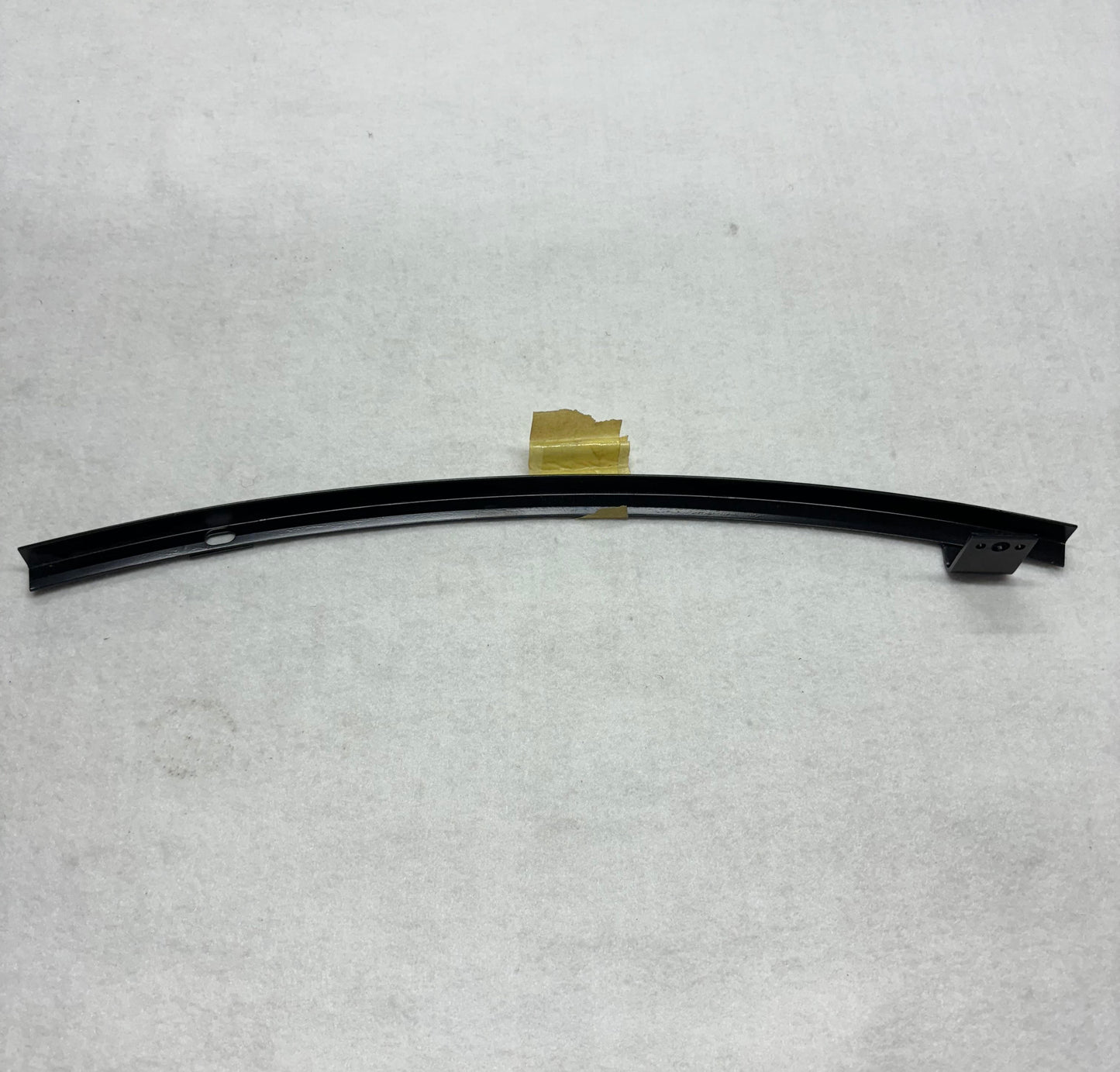 A132U4112F Guide Rail Door Glass Front RH
