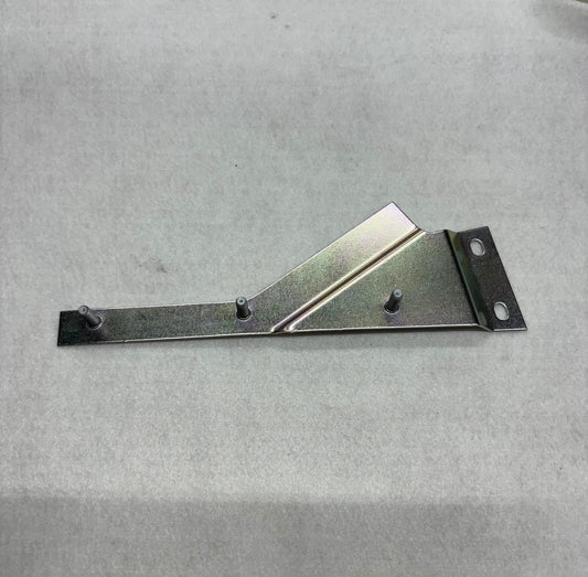 B120B4114F Bracket Aero Flap Mounting RH Front Clam
