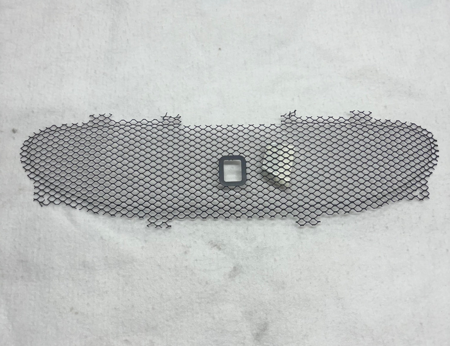 B120B0274F Grille Front Center 11MY W/O Light