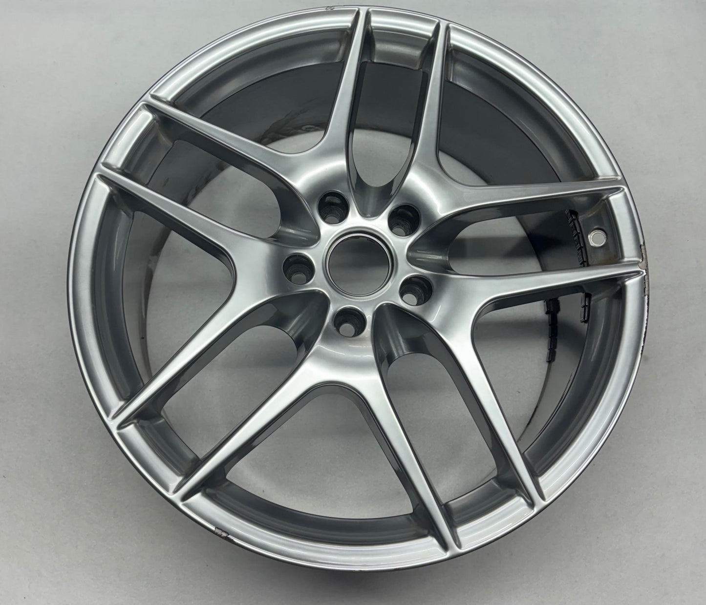 A132G0083F Ten Spoke Wheel Front 8j X 18 Cast Silver