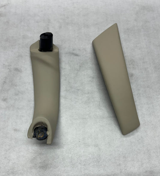 A132V5041S Door Pull Handle L/H White